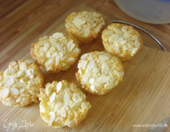 Духовку разогреть до 200°. Выпекать маффины при 175° около 20- 25 мин.
Эти с яблоками