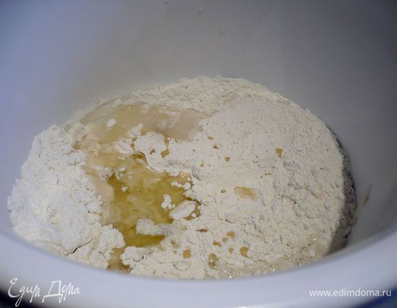 Готовим тесто. Смешиваем все ингредиенты.
