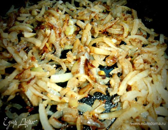 Тоже обжариваем наш лучок!