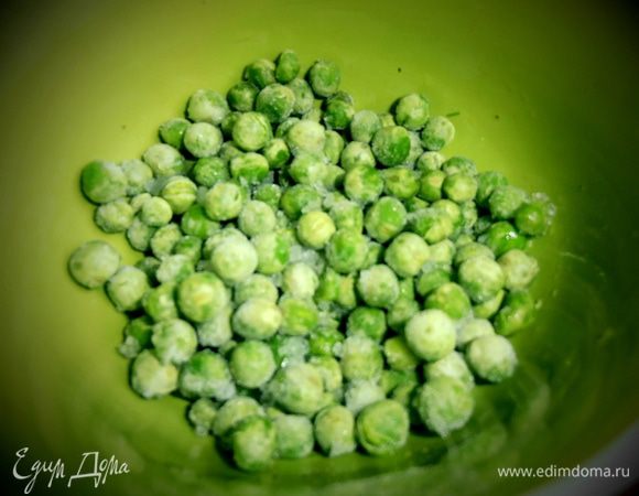 Зашпариваем все овощи кипятком,чтобы разбудить их от спячки))) Делаю это по совету в одной из последних передач Юлии Высоцкой.