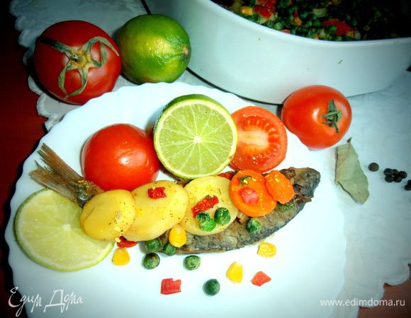 Овощи сверху проглатываются мгновенно-такие они вкусные!!! Ну,а с рыбкой надо не торопится,а расправляться степенно,сами понимаете...