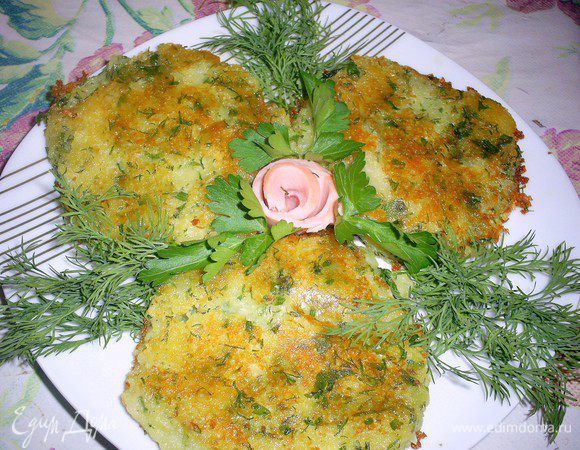 Подаем к столу сразу же. Горячие лепешки - самые вкусные. Приятного вам аппетита!