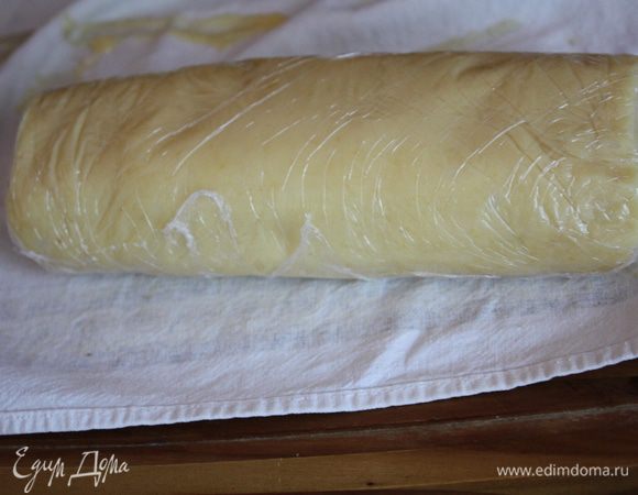 Убираем в холодильник примерно на полчаса. Достаем, посыпаем сахарной пудрой и уплетаем!!!