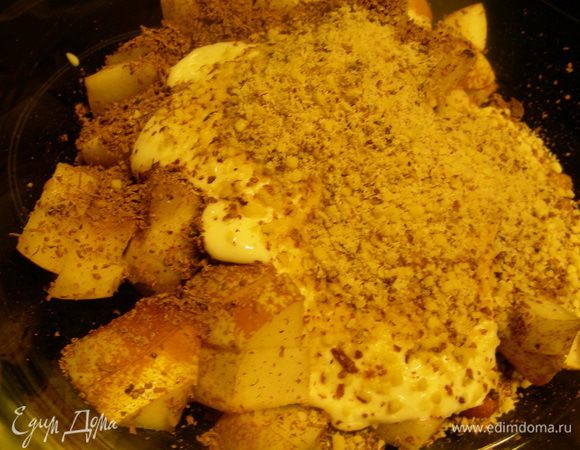 Смешиваем ее с шоколадом, сметаной и миндалем.
