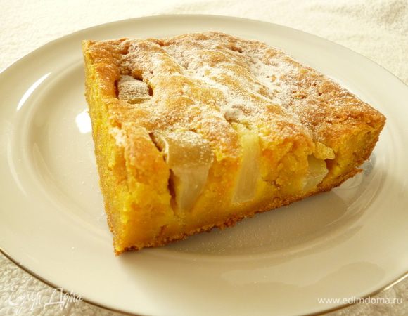 Выпекаем пирог в духовке при 160-170 градусах 45-50 минут до румяной корочки. Готовый пирог оставить в выключенной духовке на 10 минут, затем достать, накрыть полотенцем и дать полностью остыть.Можно посыпать сахарной пудрой. Приятного вам чаепития!
p.s. Пирог может слегка осесть после духовки.