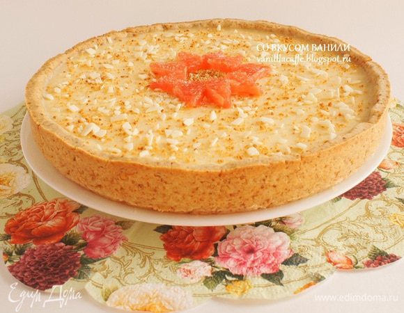 И украсить по желанию. У меня молотый миндаль, крошка из белого шоколада и мякоть грейпфрута (присыпанная сахаром).