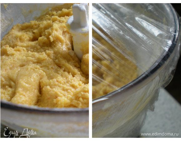 Тесто накрыть пищевой пленкой и убрать в холодильник на час. 