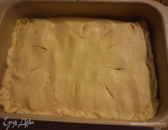 Сделать разрезы для выхода пара и выпекать в духовку при 200 С 30 минут