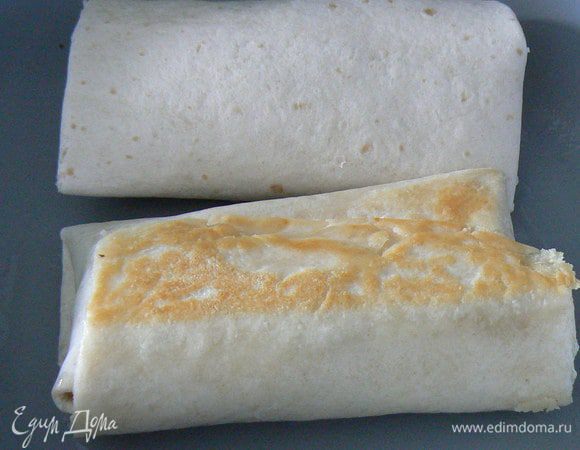 сворачиваем рулетики, обжариваем