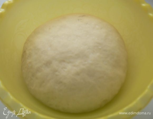 поставить в теплое место на 30 мин., до увеличения объема в 2 раза