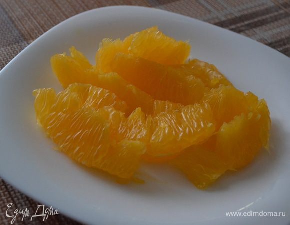 Апельсины я предварительно очистила, вот таким вот образом.