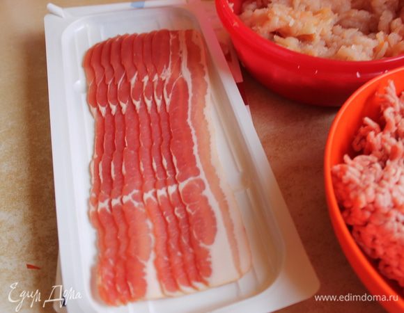 еще нам нужен будет бекон тонко порезанный, у меня 2 уп. по 100 г.