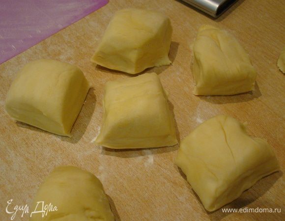 Выпекают такое тесто при 220 - 230"С