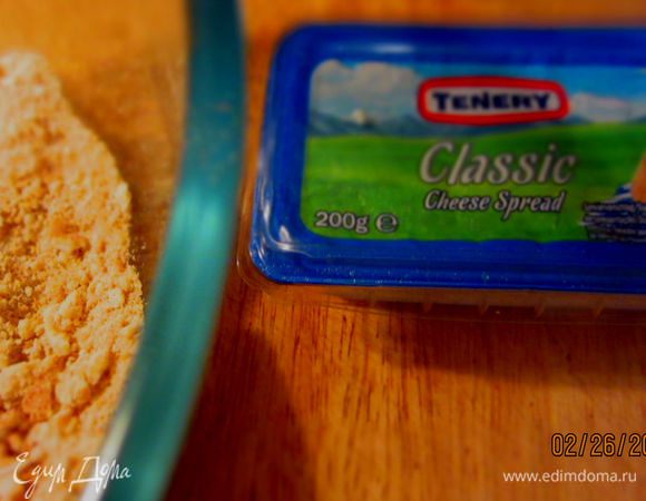 измельчить печенье или пропустить через мясорубку