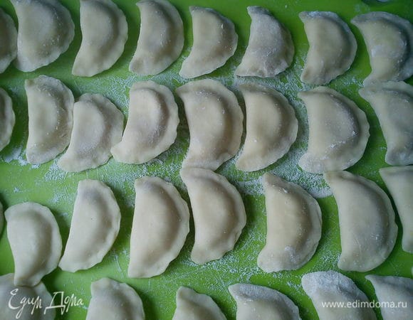 Слепить вареники 