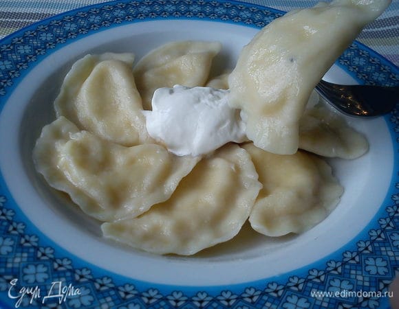 Подавать со сметаной