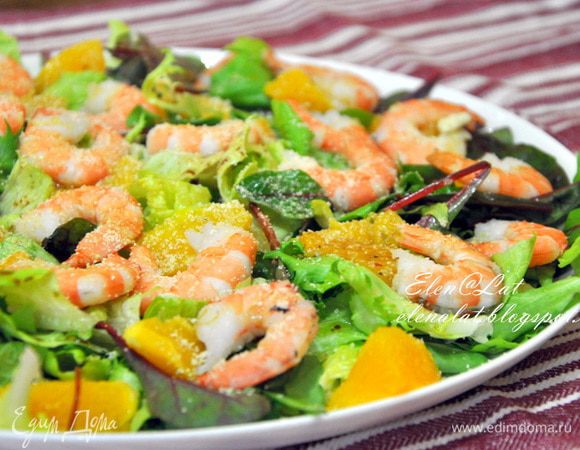Полить все заправкой и посыпать сыром пармезан. Салат готов.
 Как же я люблю такой салатик, он легкий, нежный и очень вкусный.