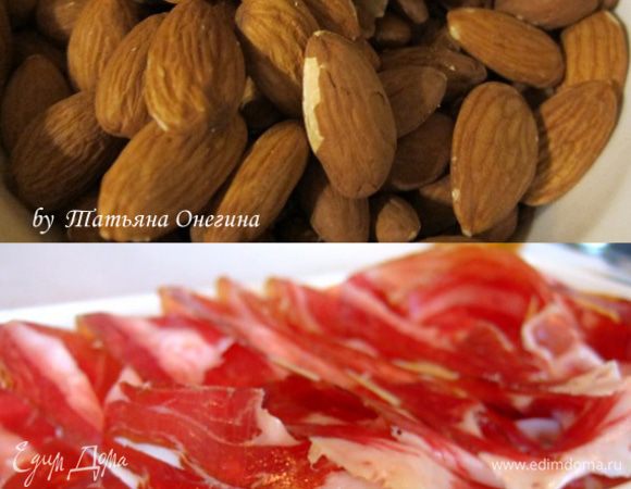 Орешки слегка подсушить на сухой сковороде. Листья промыть и высушить. 