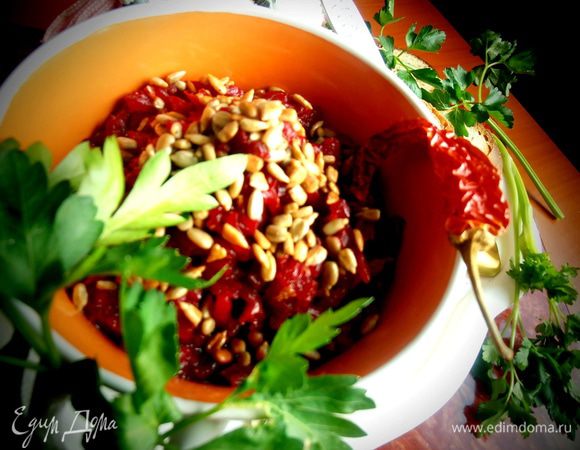 Очень рекомендую попробовать чипсы вместе с таким салатиком! (http://www.edimdoma.ru/retsepty/52719-svekla-s-semechkami-po-koreyski-postnaya) Сочетание неземное...,я проверила)))