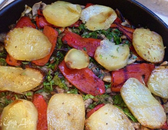 У меня оставалось еще немного обжаренного картофеля и я выложила его еще одним слоем