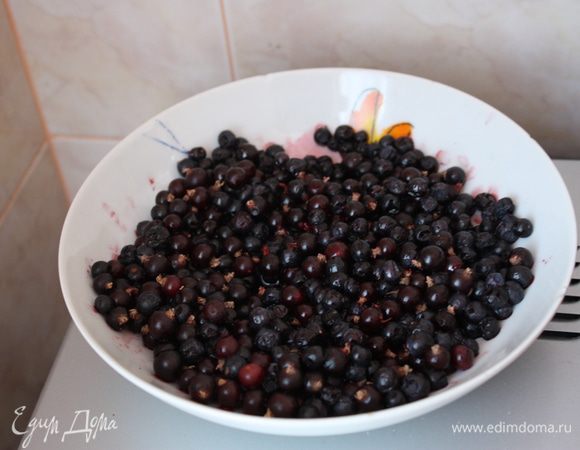 Ягоды тем временем разморозить.