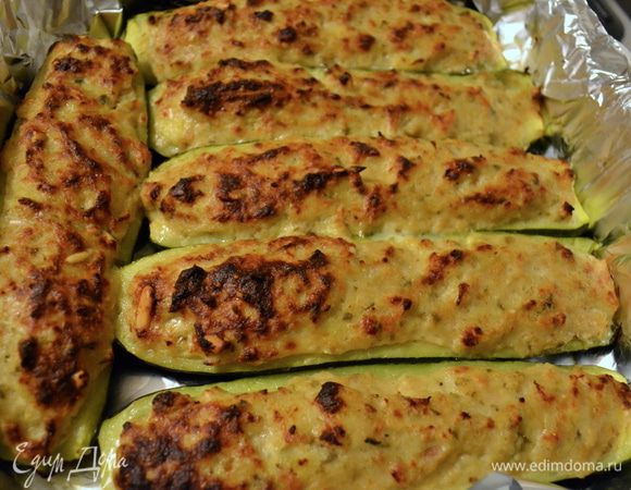 Поставить в духовку запекаться на 20-30 минут, до появления красивой золотистой корочки.  