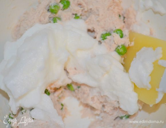 оставшиеся белки вводим в куриную массу