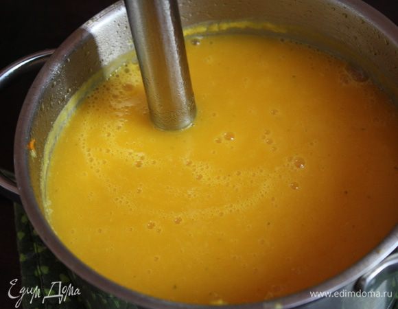 Пробиваем блендером,солим,перчим.