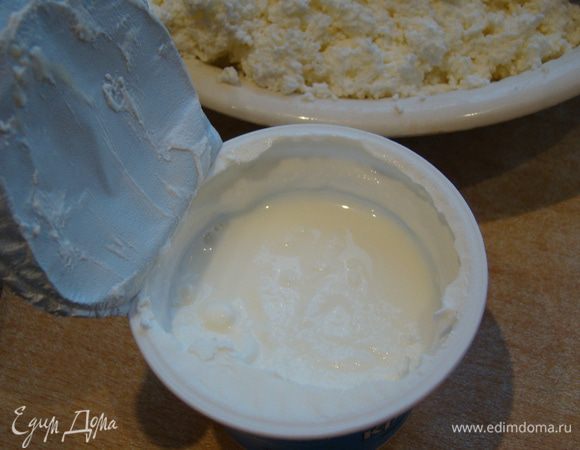 Добавить крем-сыр (сметану)