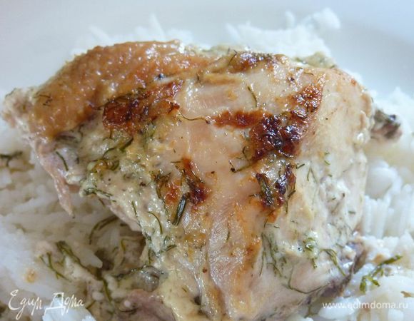 Разогреть духовку на 240 градусов. Вытащить цеплёнка из маринада . Выпекать до готовности, около 40 минут.