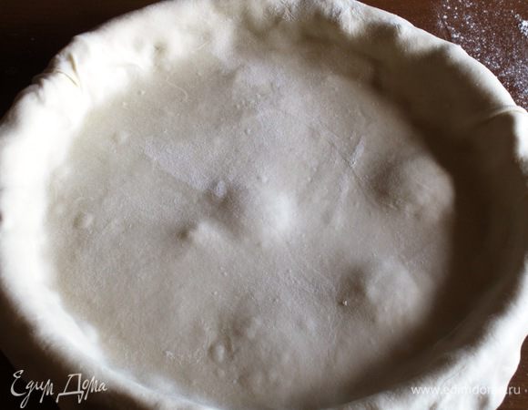 Оставшийся шар теста (190 г) раскатать подобным образом и выложить сверху.