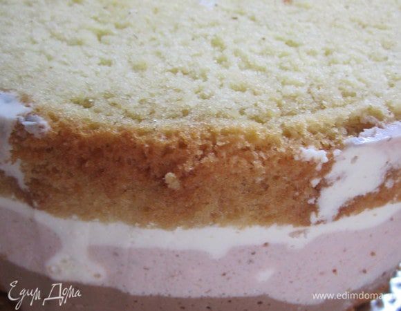 Оба ярусы оставить охлаждаться на 4-5 часов. После охлаждения при нажатии на верх яруса он должен пружинить.