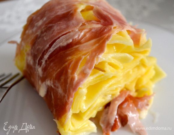 Разрезать на порционные кусочки и подавать сразу же!
Buon appetito!!! ))