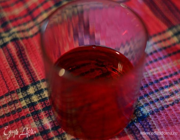 Готовим глазурь или ганаш. Алкоголь должен быть комнатной температуры.даже слегка тепловат.