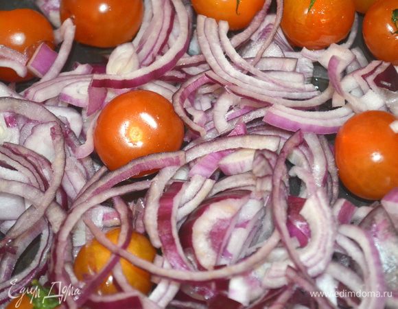 выложить овощи в форму для запекания