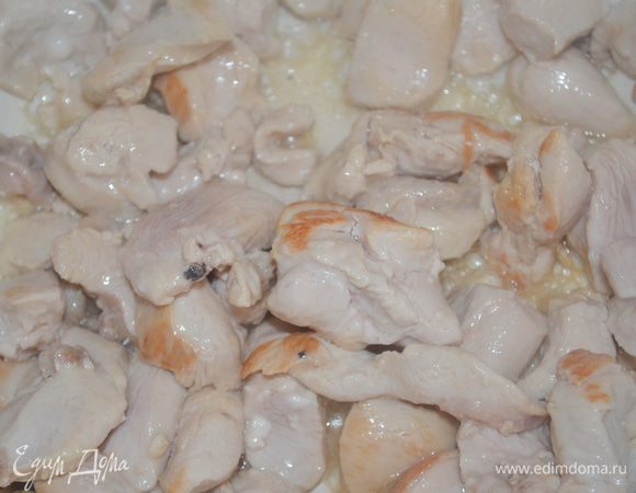 обжарить на разогретом масле до золотистой корочки, остудить