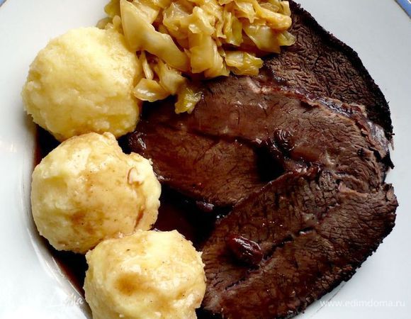 Наше жаркое готово, подаем с клецками и капустой! Приятного Вам аппетита, и пусть Ваши мечты тоже сбываются!!!  