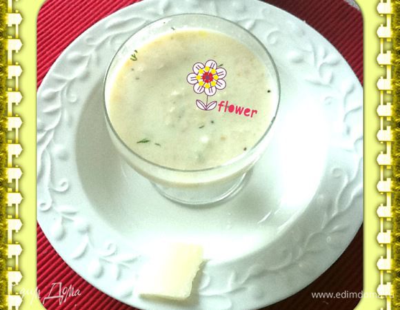 Для них сделаем упрощенный Дюбари. 
Очень просто: 
В миксер отварную капусту, чуть сливок или молока, взбить, 
Перелиь в кастрюлю, довести до кипения.
Кипятить 1-3 минуты. 
Подавать с сухариками, которые мы подсушили на скороде вместе с сухарной крошкой. Конечно, мы не забыли это сделать, если у нас есть маленькие карапузы.