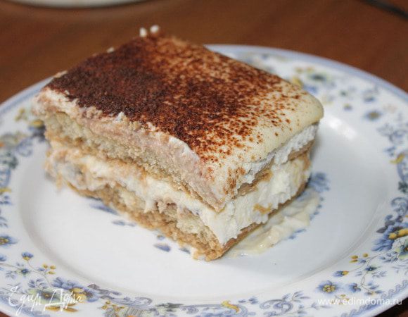 Все застыло, и 1 кусочек всегда достается не очень красиво, но какой вкусный и кажется легкий, но там очень много калорий)))))))))))