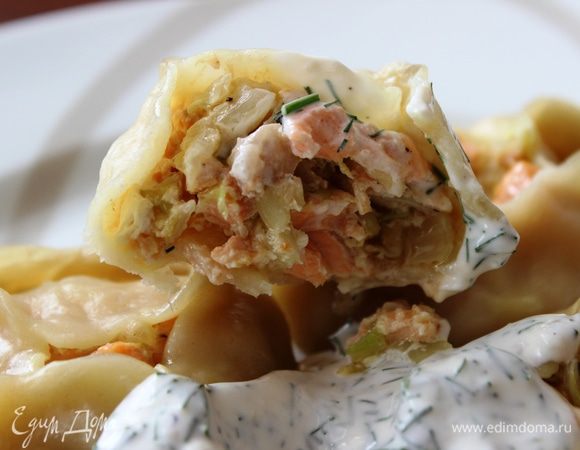 Манты с семгой и шафраном готовы! Очень сочные и вкусные! Они намного легче мясных и невероятно нежные...Приятного аппетита!!!