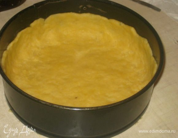 ПЕСОЧНОЕ ТЕСТО:
Смешать все ингредиенты и замесить тесто. Вымешивать не больше 1 минуты.
Распределить тесто по форме, наколоть и выпекать 10-15 минут при 200С.
