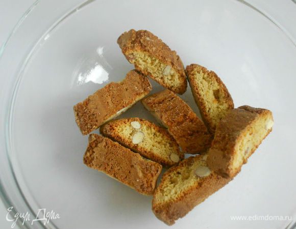 Таким образом, у вас 18-20 мин. свободного времени. Чтобы не скучать, в миску положить кантуччине,