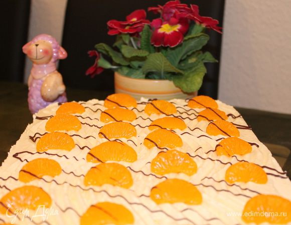 А утром выкладываем мандаринки из банки и рисуем шоколадом полоски произвольно.. Я шоколад растопила на водяной бане и добавила немного масла сливочного. Приятного аппетита!