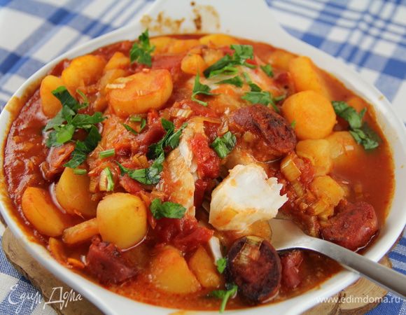 Подаем нашу рыбку, посыпав свежей петрушкой. К такому блюду можно подать холодный сидр. Приятного аппетита))
