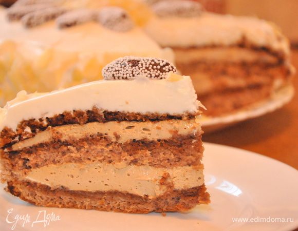 Торт поставить в холодильник минимум на пару часиков.