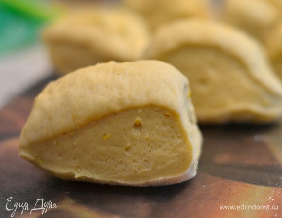 Тесто разделить на 6 частей.