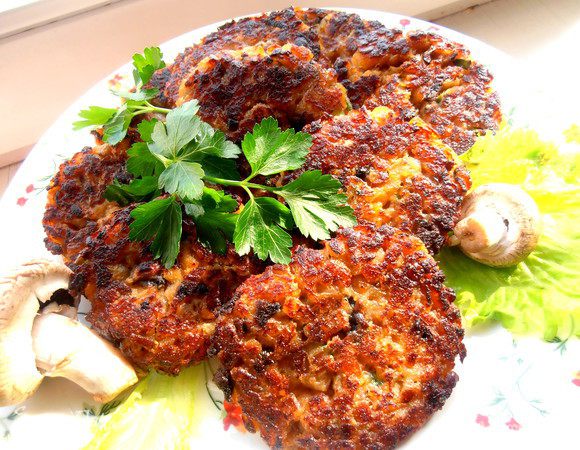 Сразу подаём! Кто не постится,не забываем про сметанку!