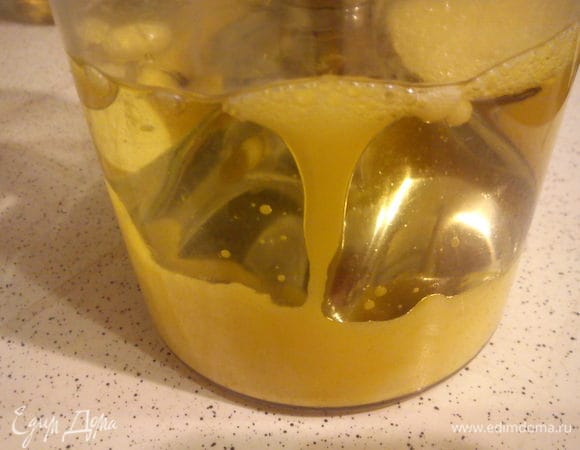 Включить блендер на скорость немного выше средней для вашего прибора. 