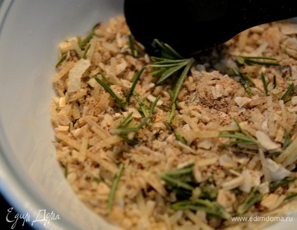 Смешать все сухие ингредиенты кроме оливкового масла.