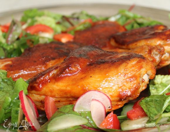 Цыпленок Тапака готов! Я его ела и вспоминала свою молодость, студенческие годы, когда вместо лекции ходили в кафе и заказывали такого цыпленка... Ностальгию по светлому прошлому и получение удовольствия от не менее прекрасного настоящего вызывает это блюдо!!!